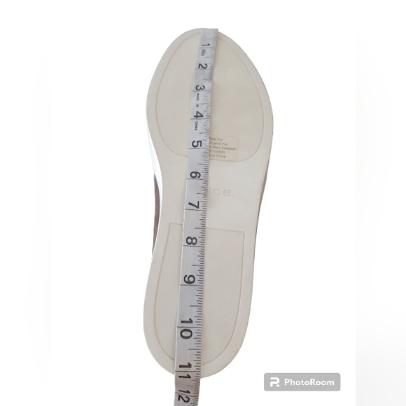 Vince Garvey suede slip on shoes. Womens size 9.5. REAL FUR !! - Picture 6 of 9